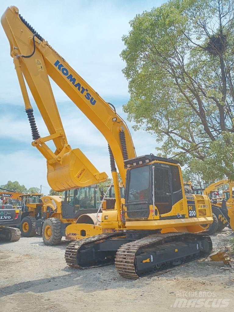 Komatsu PC 200 Vikšriniai ekskavatoriai