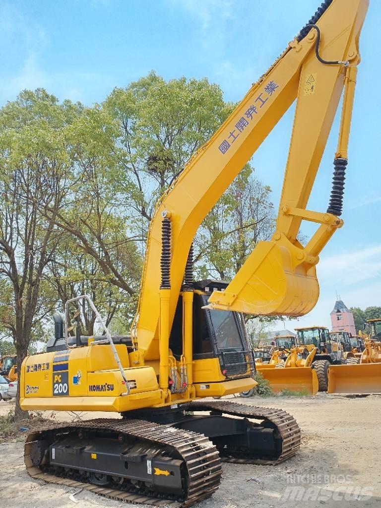 Komatsu PC 200 Vikšriniai ekskavatoriai