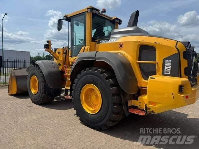 Volvo L 120 H Naudoti ratiniai krautuvai