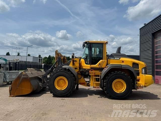 Volvo L 120 H Naudoti ratiniai krautuvai
