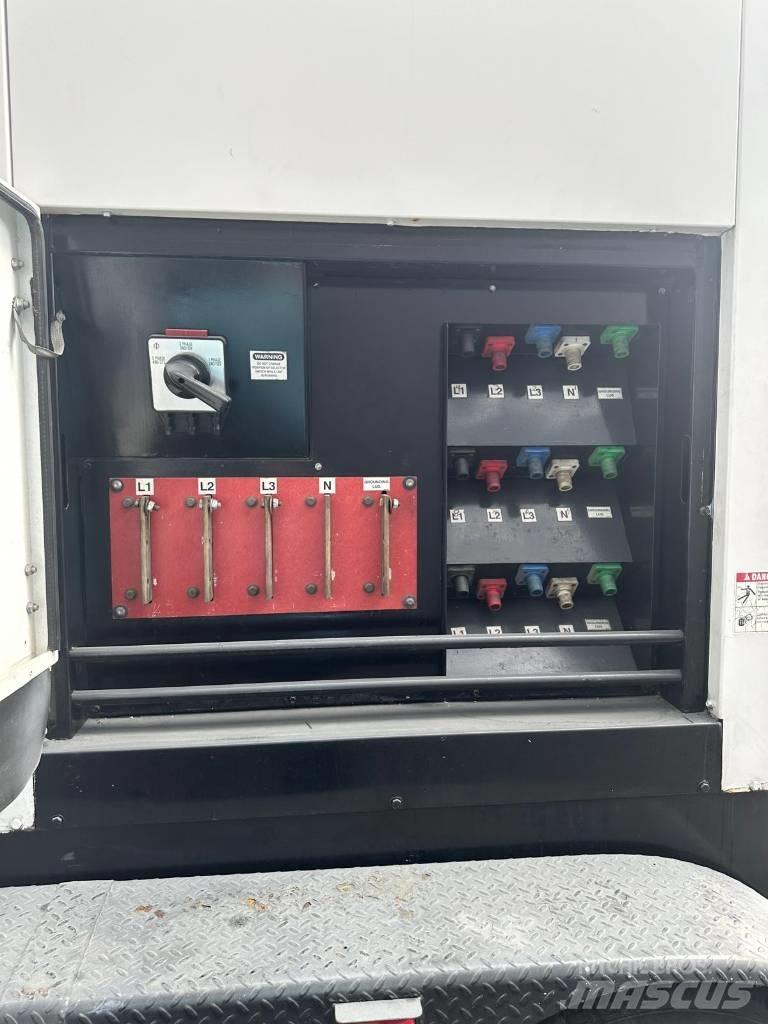 Cummins C300D6R Dyzeliniai generatoriai