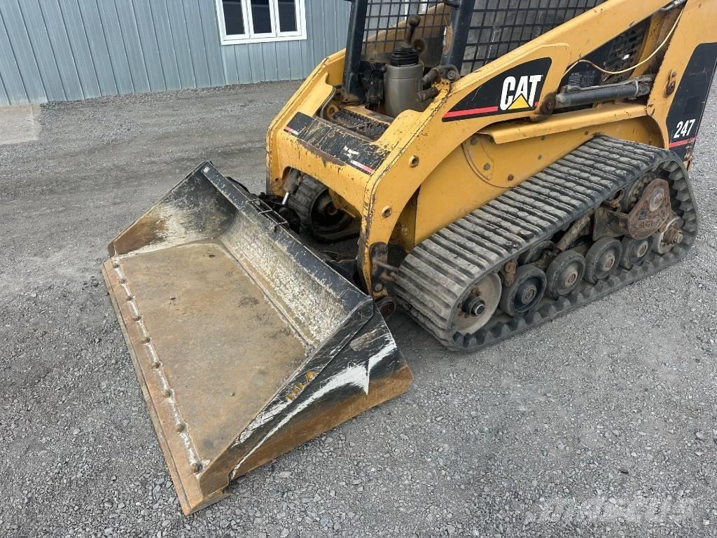 CAT 247 Krautuvai su šoniniu pasukimu