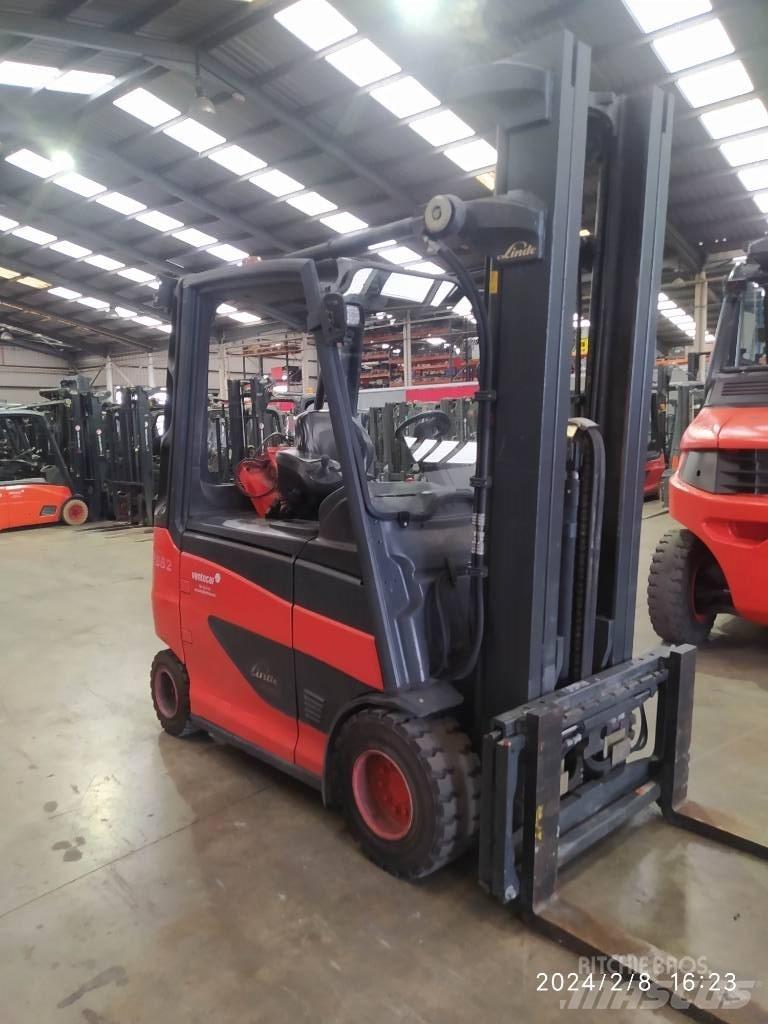 Linde E30/600 Elektriniai šakiniai krautuvai