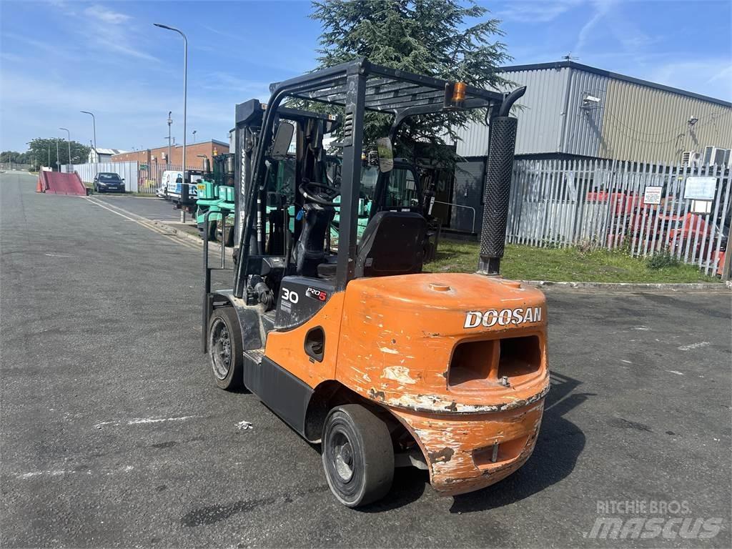 Doosan D30S-5 Dyzeliniai krautuvai