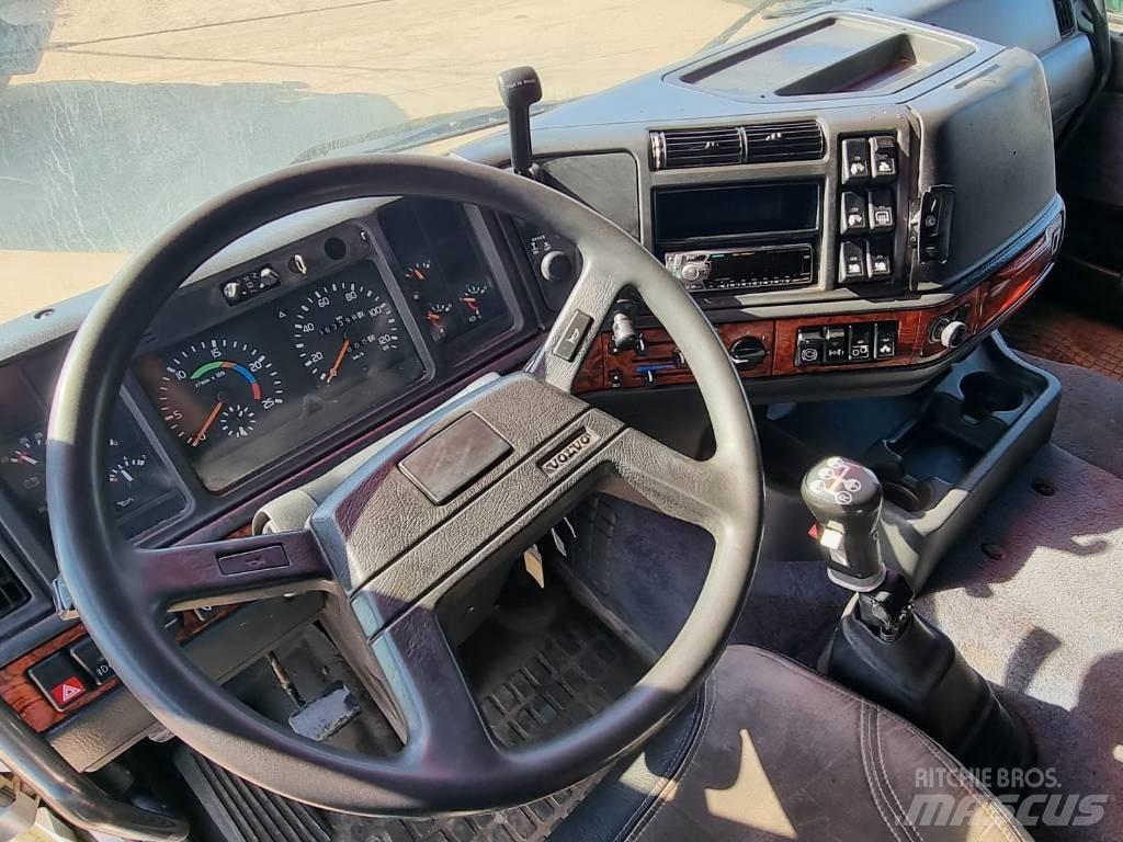Volvo FH16 Sunkvežimiai su keliamuoju kabliu