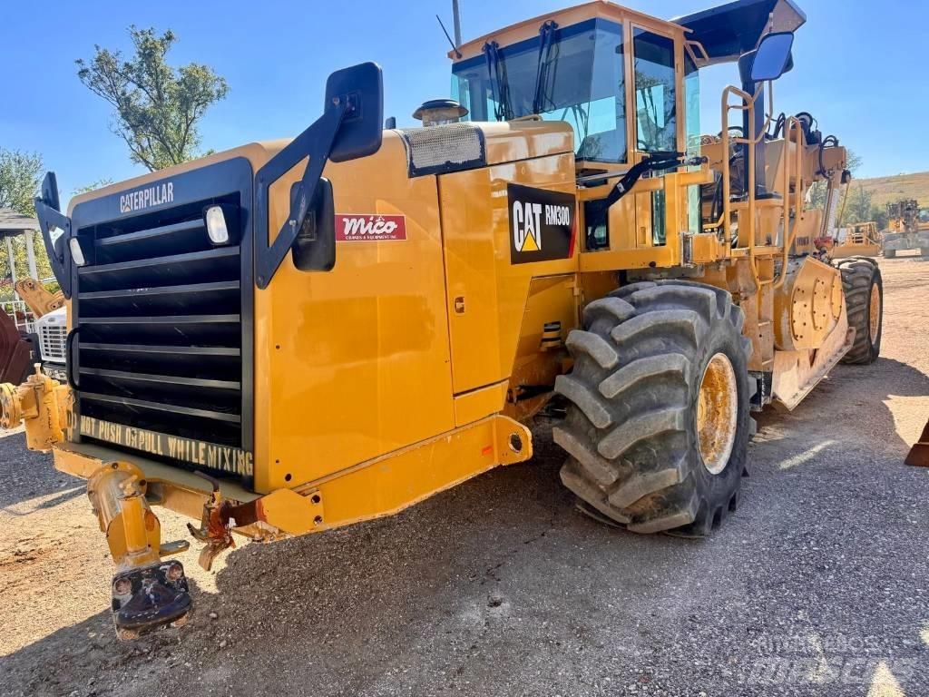 CAT RM 300 Asfalto perdirbimo technika