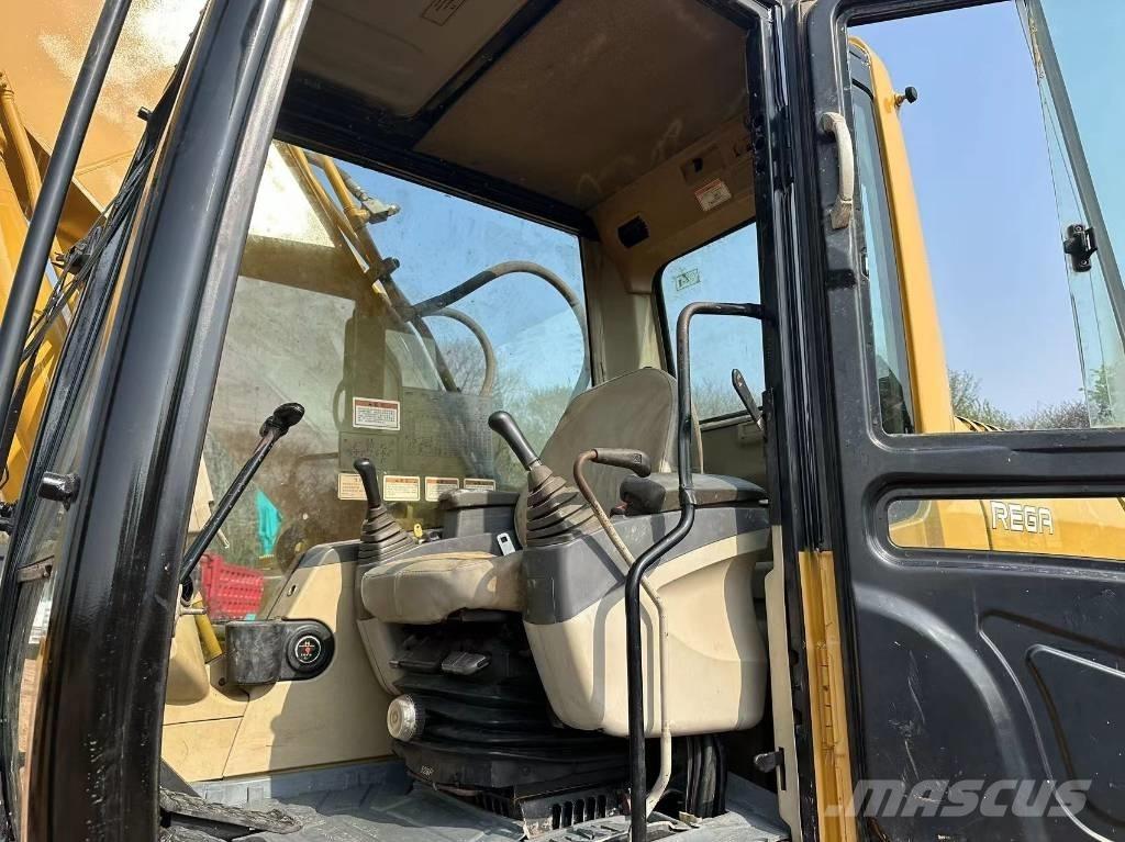 CAT 325CL Vikšriniai ekskavatoriai
