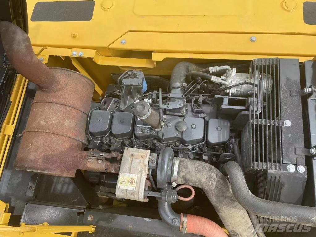 Komatsu pc220-7 Vikšriniai ekskavatoriai
