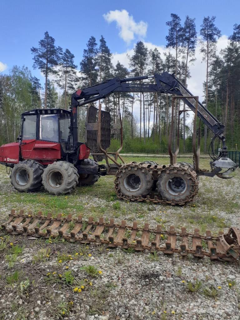 Valmet 820 Naudoti miškovežiai (Forvarderiai)