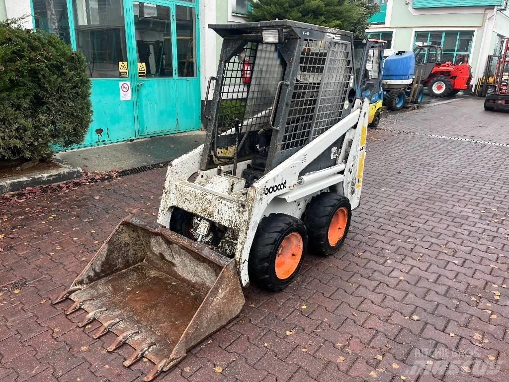Bobcat 443      V-4129 Frontaliniai krautuvai ir ekskavatoriai