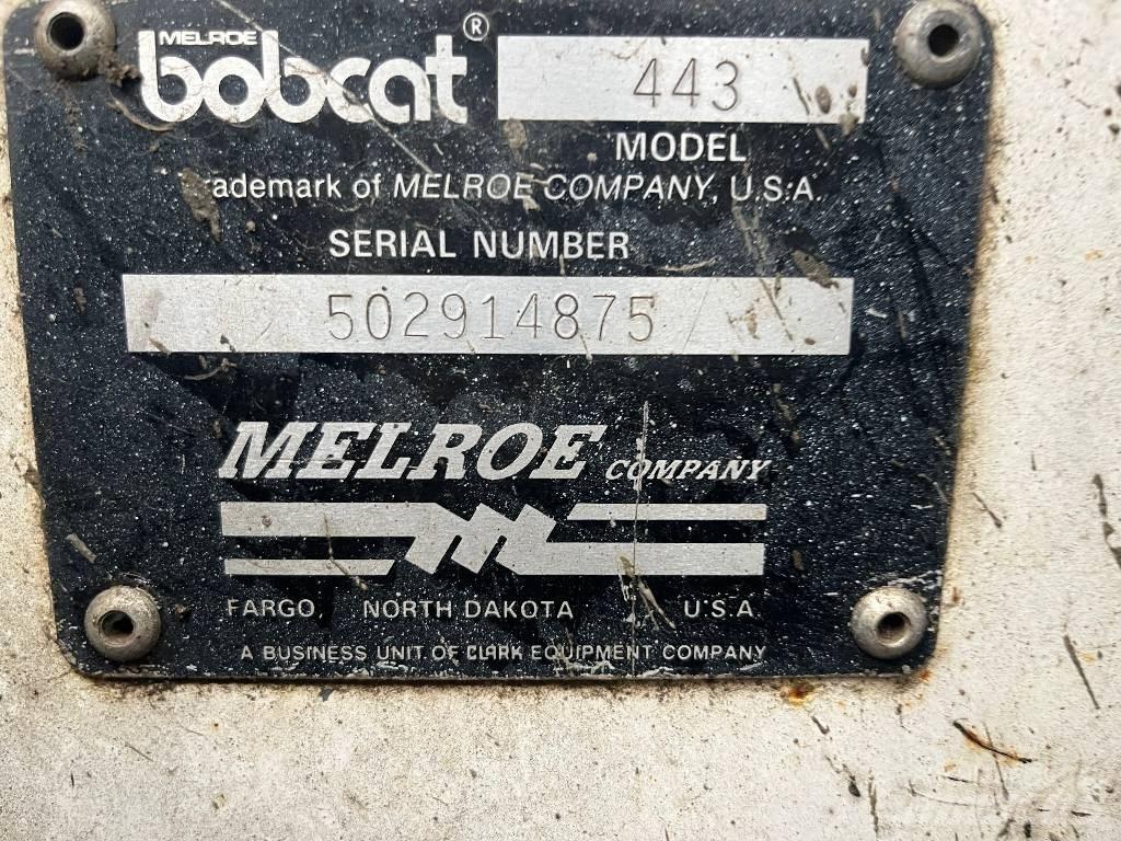 Bobcat 443      V-4129 Frontaliniai krautuvai ir ekskavatoriai