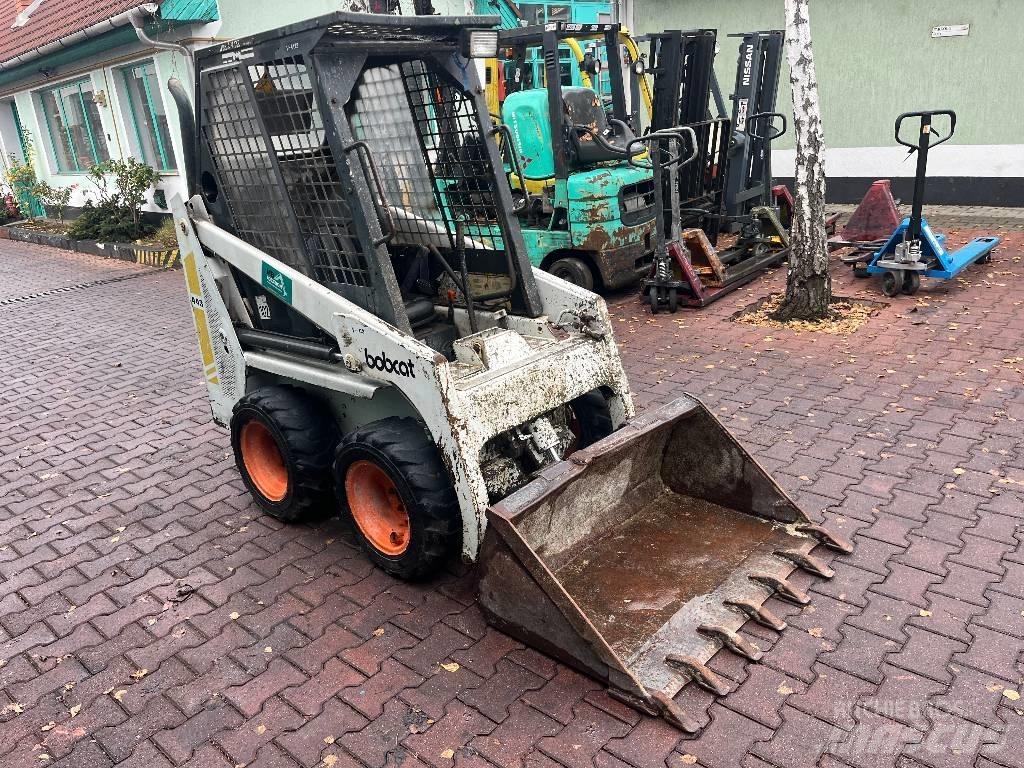 Bobcat 443      V-4129 Frontaliniai krautuvai ir ekskavatoriai