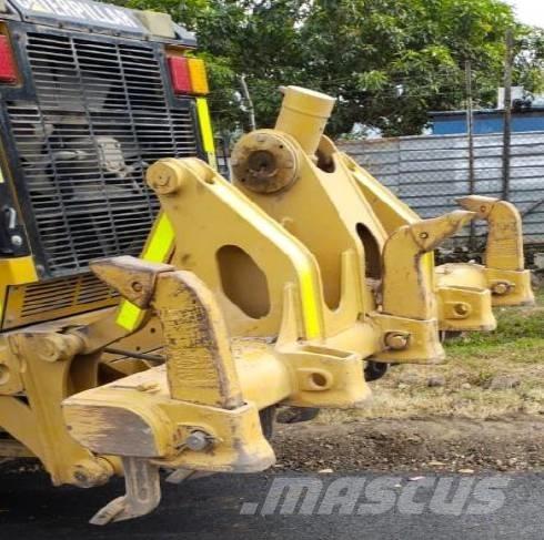 CAT 140 M Greideriai