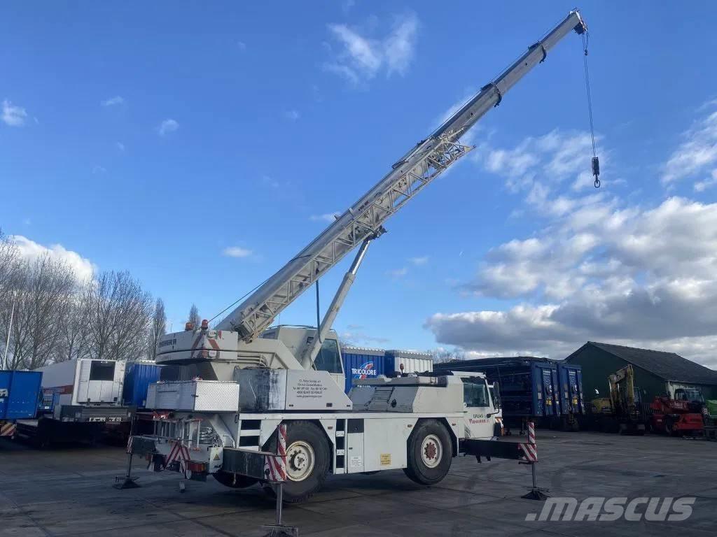 Liebherr LTM1030 Visureigiai kranai