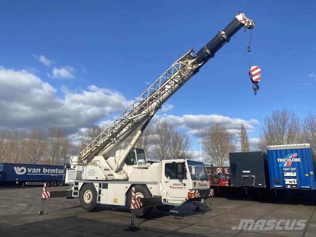 Liebherr LTM1030 Visureigiai kranai