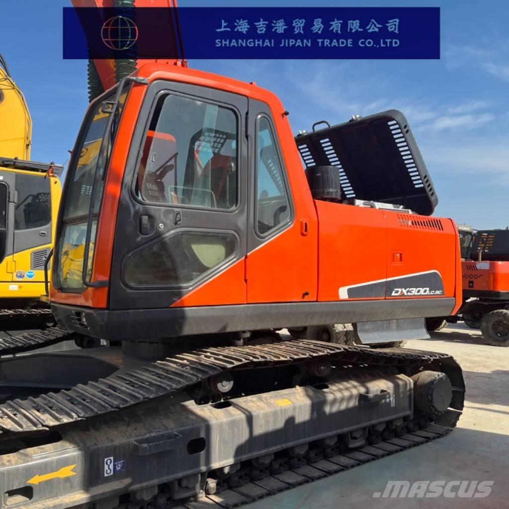 Doosan DX 300 Vikšriniai ekskavatoriai