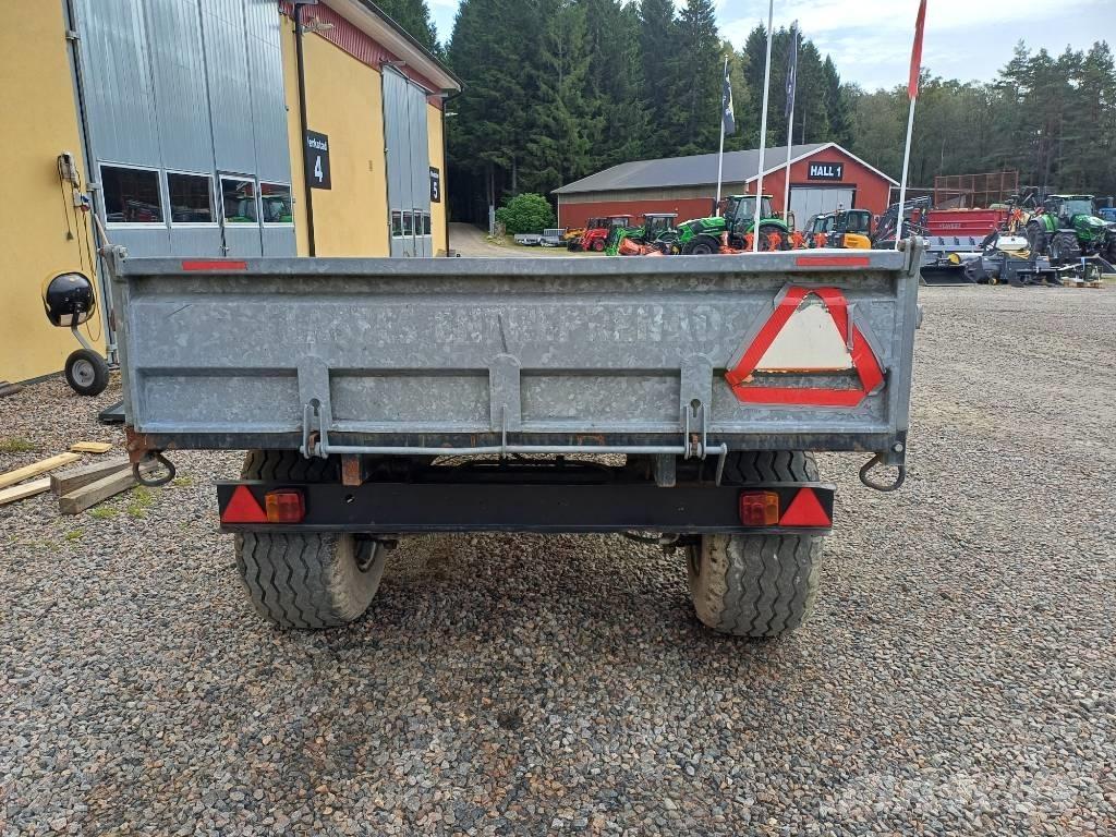 LMR -5 Savivartės priekabos