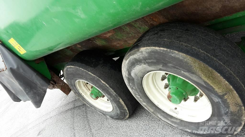 Keenan MF-400 Gyvulių šėrimo įranga