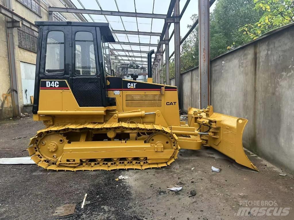 CAT D 4 C Vikšriniai buldozeriai