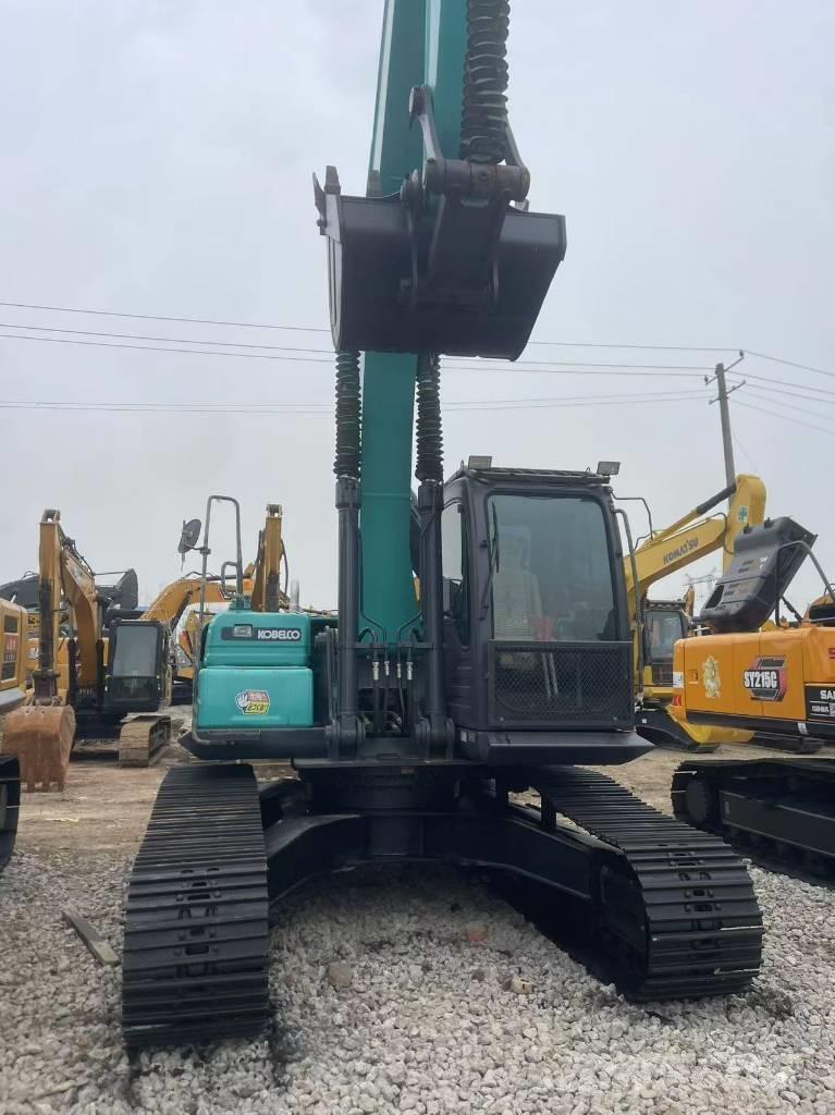 Kobelco SK 200 Vikšriniai ekskavatoriai