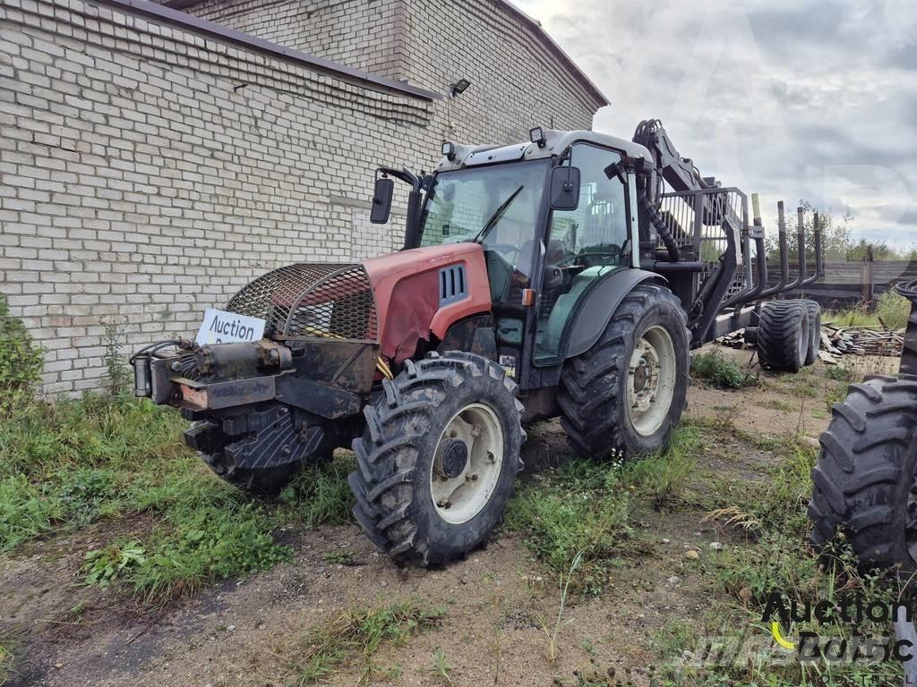 Hattat HTT A110 Naudoti miškovežiai (Forvarderiai)