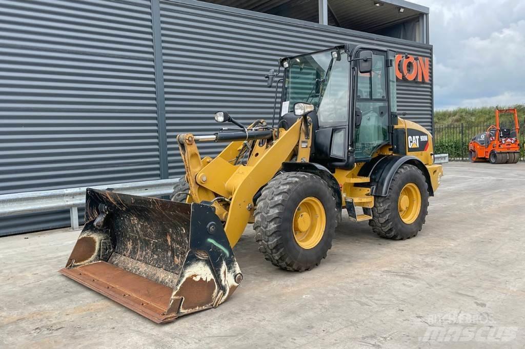 CAT 908M Naudoti ratiniai krautuvai
