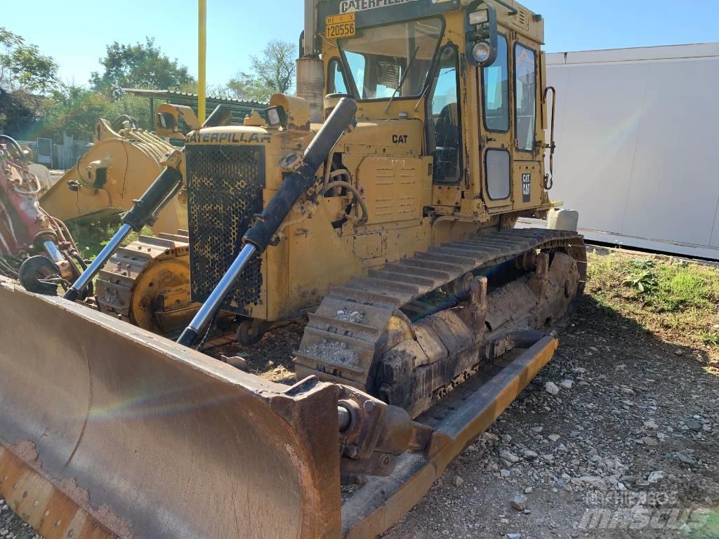 CAT D5B Vikšriniai buldozeriai
