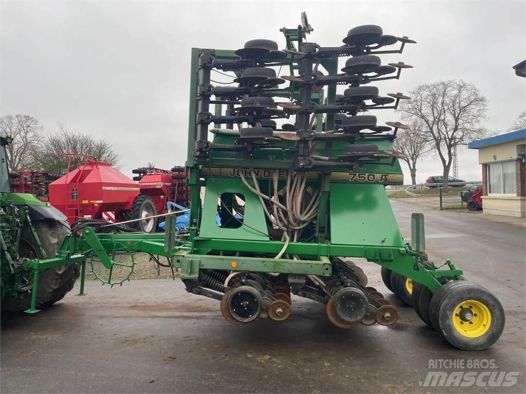 John Deere 750A 6m Tiksli sėjimo technika