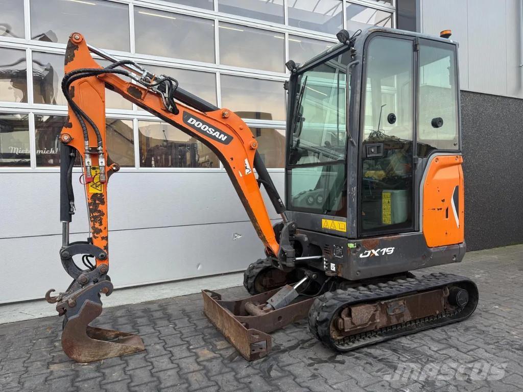 Doosan DX19 Mini ekskavatoriai < 7 t