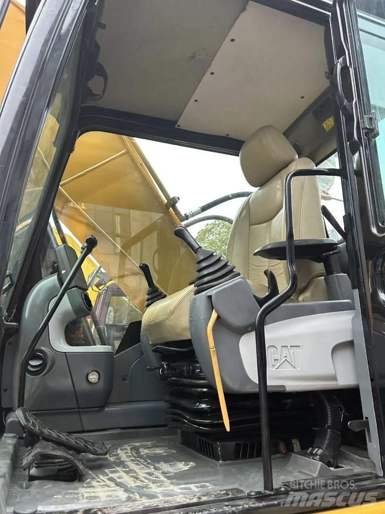 CAT 320 D Vikšriniai ekskavatoriai
