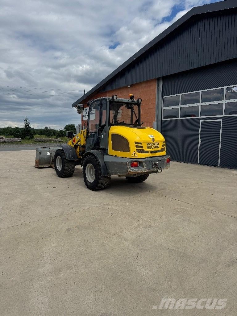 Wacker Neuson WL 44 Naudoti ratiniai krautuvai