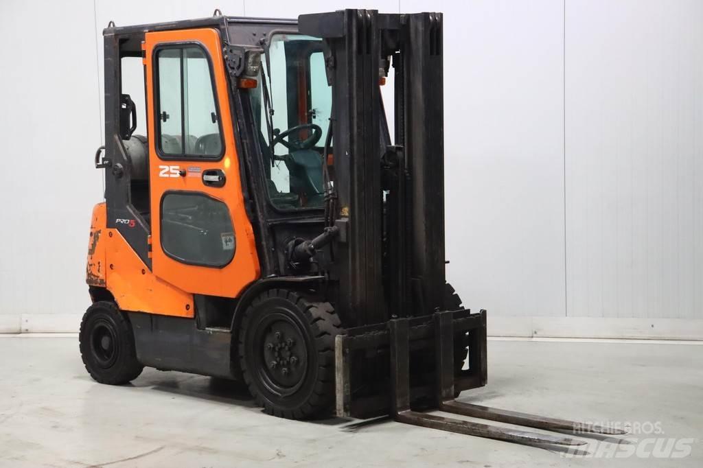 Doosan G25E-5 LPG (dujiniai) krautuvai