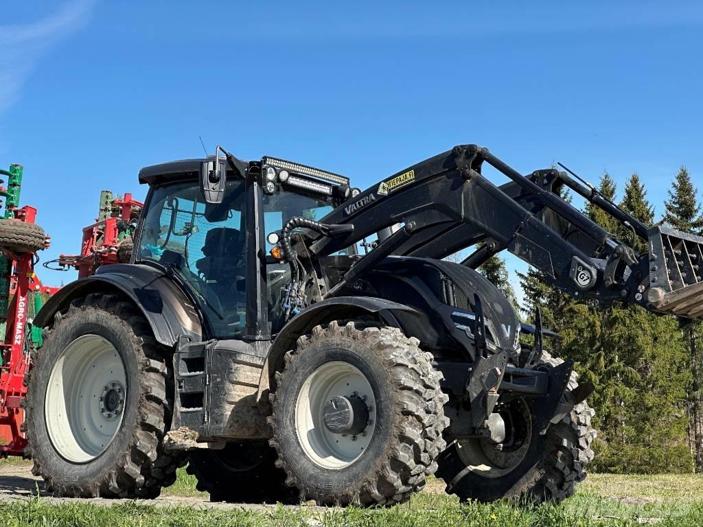 Valtra T 255 Versu Traktoriai
