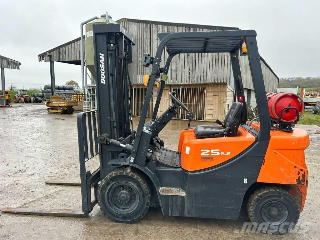 Doosan G 25 GP Plus LPG (dujiniai) krautuvai