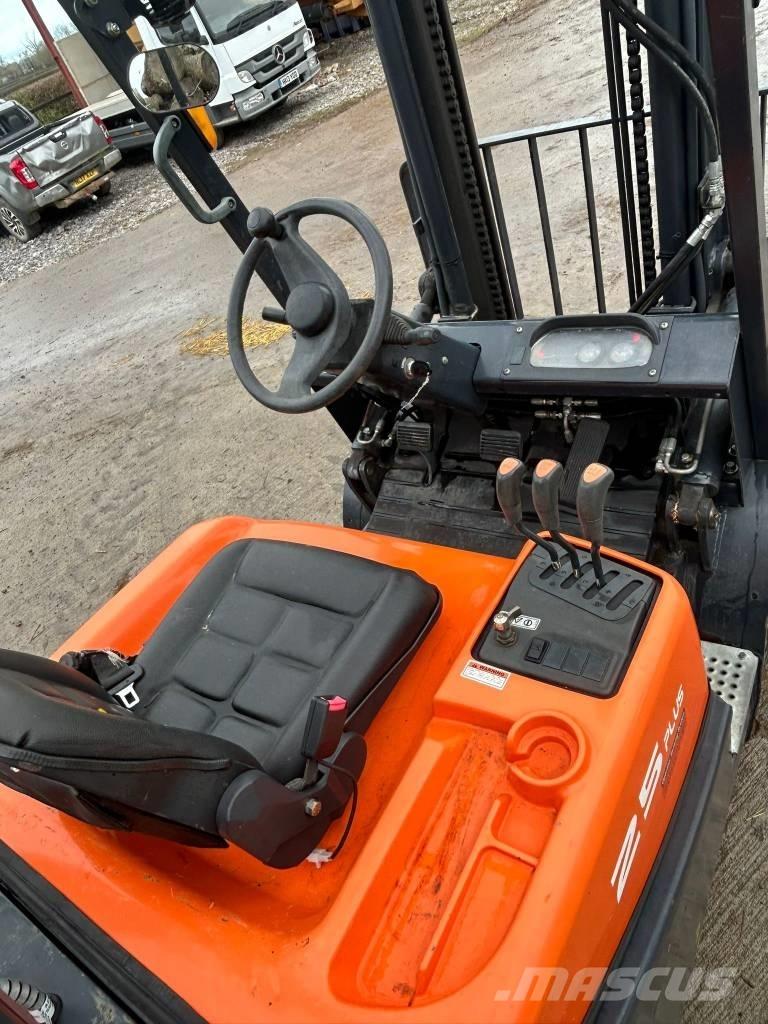 Doosan G 25 GP Plus LPG (dujiniai) krautuvai