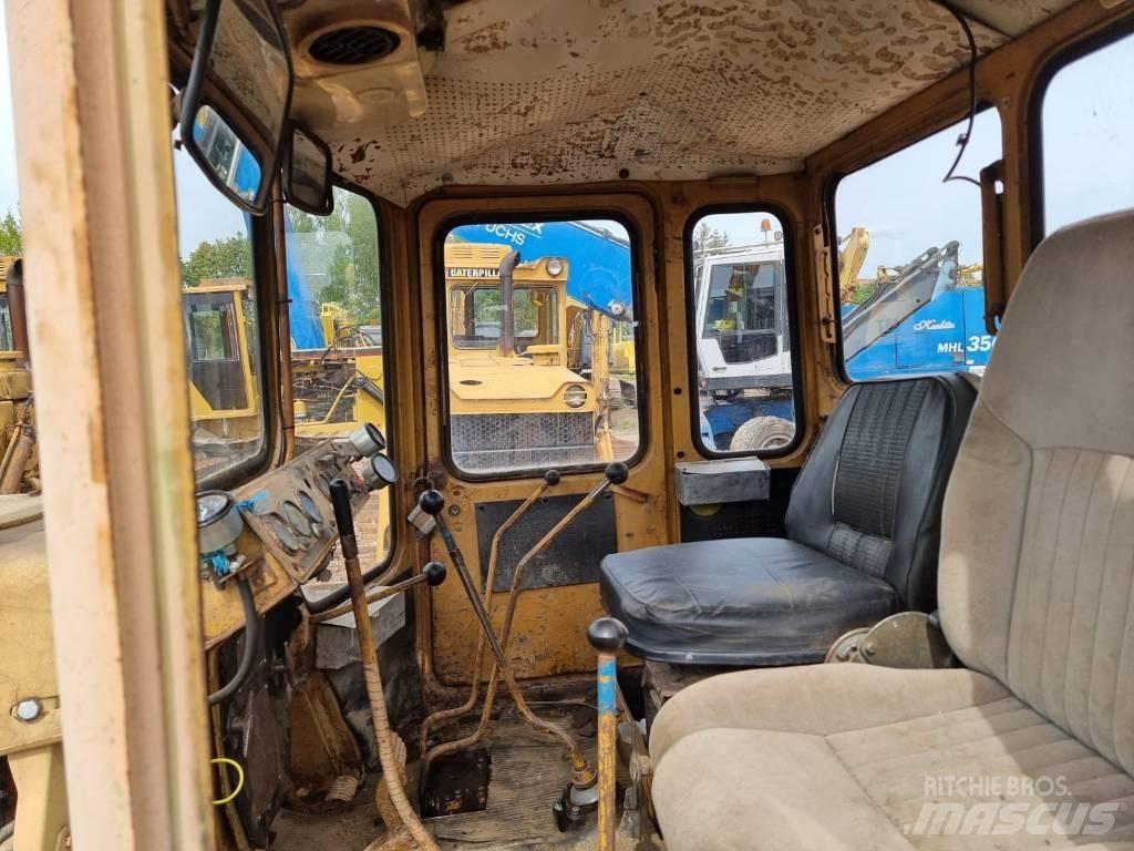 CAT T 130 Vikšriniai buldozeriai