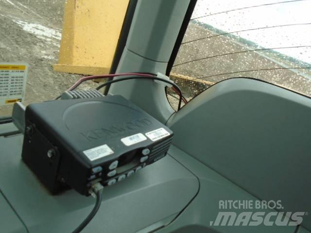 CAT 938M Naudoti ratiniai krautuvai
