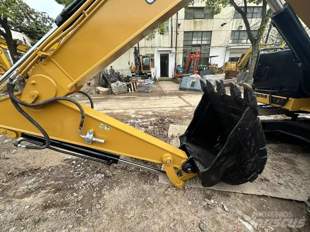 CAT 307 Vidutinės galios ekskavatoriai 7-12 t