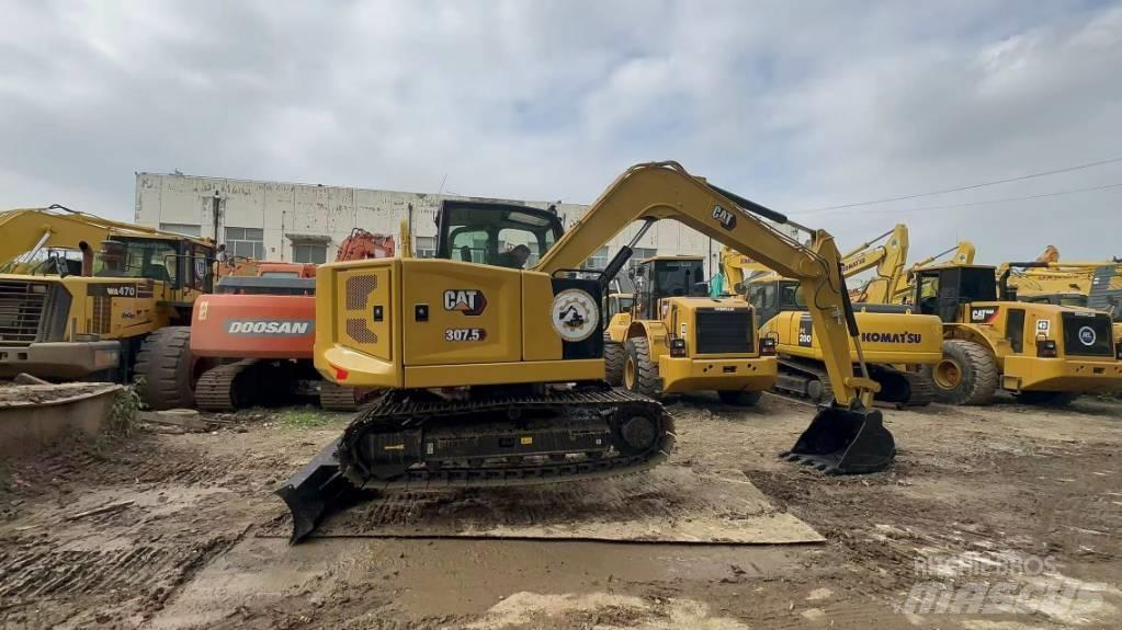 CAT 307 Vidutinės galios ekskavatoriai 7-12 t