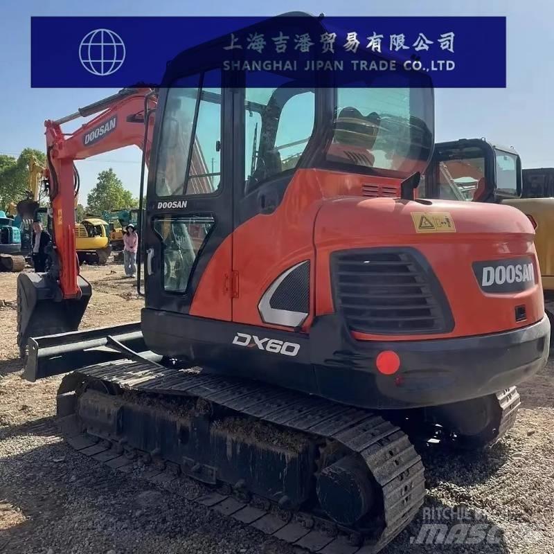 Doosan DX 60 Vikšriniai ekskavatoriai
