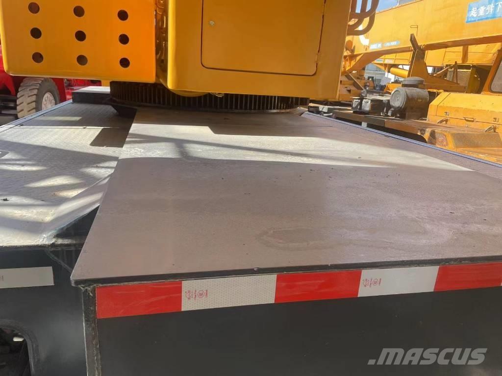 XCMG QY70K Neapdoroto reljefo kranai