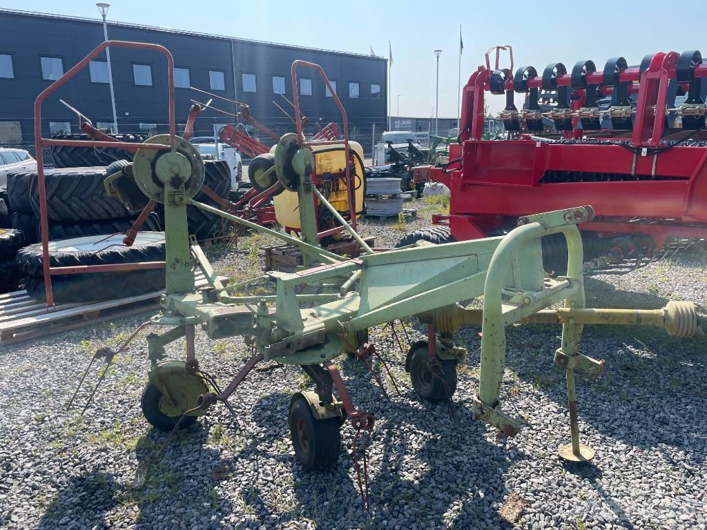CLAAS W 600 Šieno grėbliai ir vartytuvai
