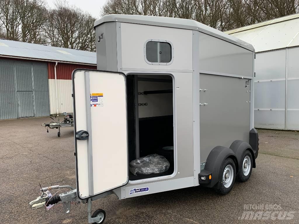 Ifor Williams HB403 Gyvulių pervežimo priekabos