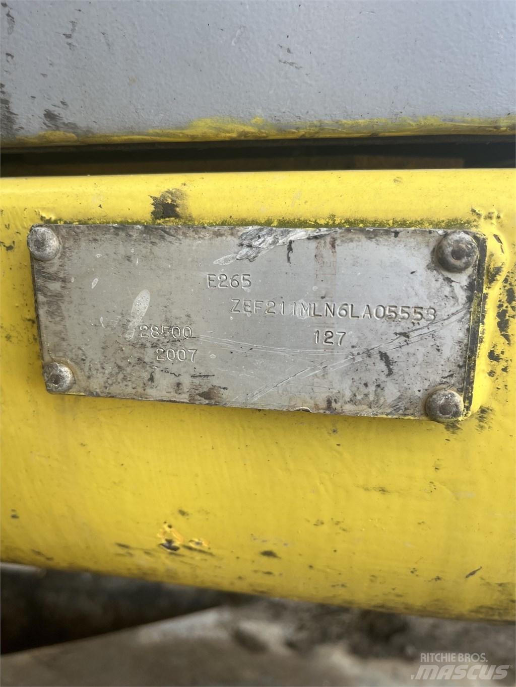 New Holland E 265 B Vikšriniai ekskavatoriai