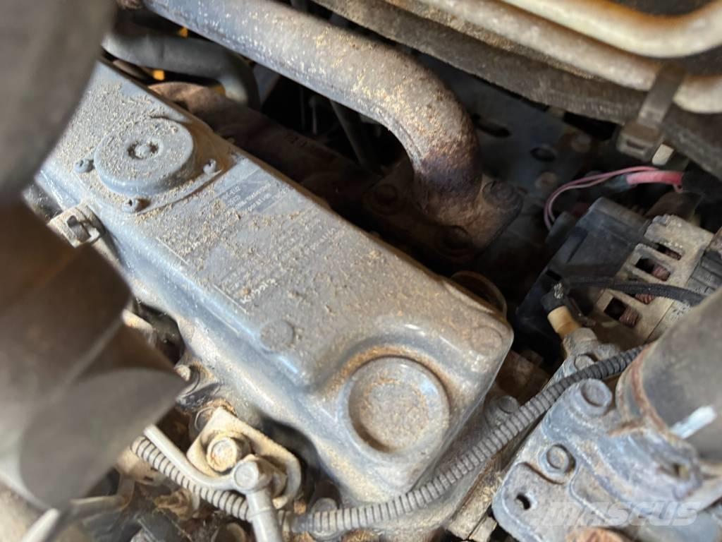 Bobcat S 450 Krautuvai su šoniniu pasukimu