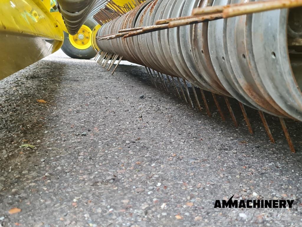 John Deere 9900 i Pašarų kombainai