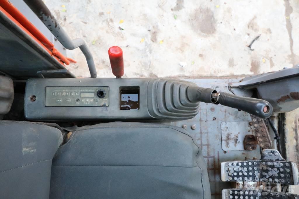 Hitachi ZX 200 LC-3 Vikšriniai ekskavatoriai