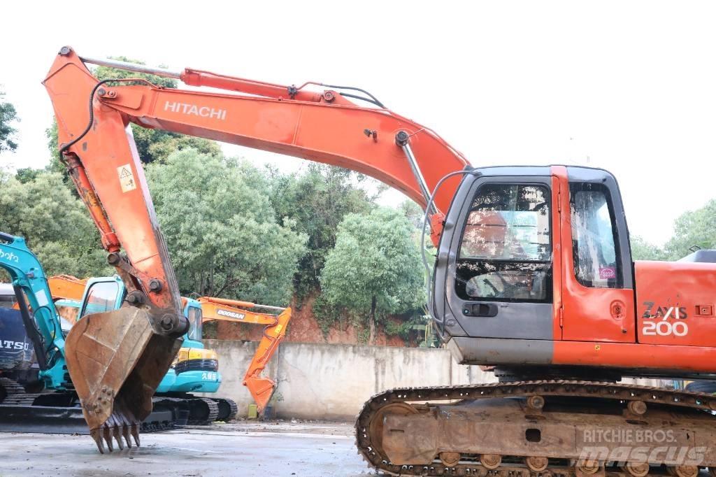 Hitachi ZX 200 LC-3 Vikšriniai ekskavatoriai