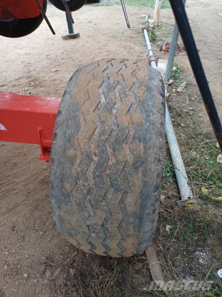 Kuhn GF 13012 Šieno grėbliai ir vartytuvai