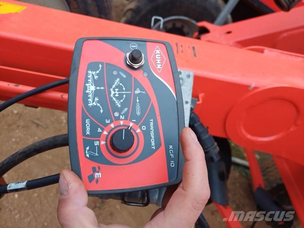 Kuhn GF 13012 Šieno grėbliai ir vartytuvai
